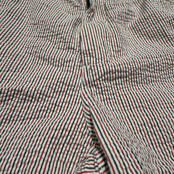 Chubbies 5.5” Seersucker Elastic Waistband Striped Shorts - Picture 3 of 8